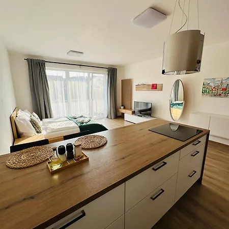 Sunny Apartment *